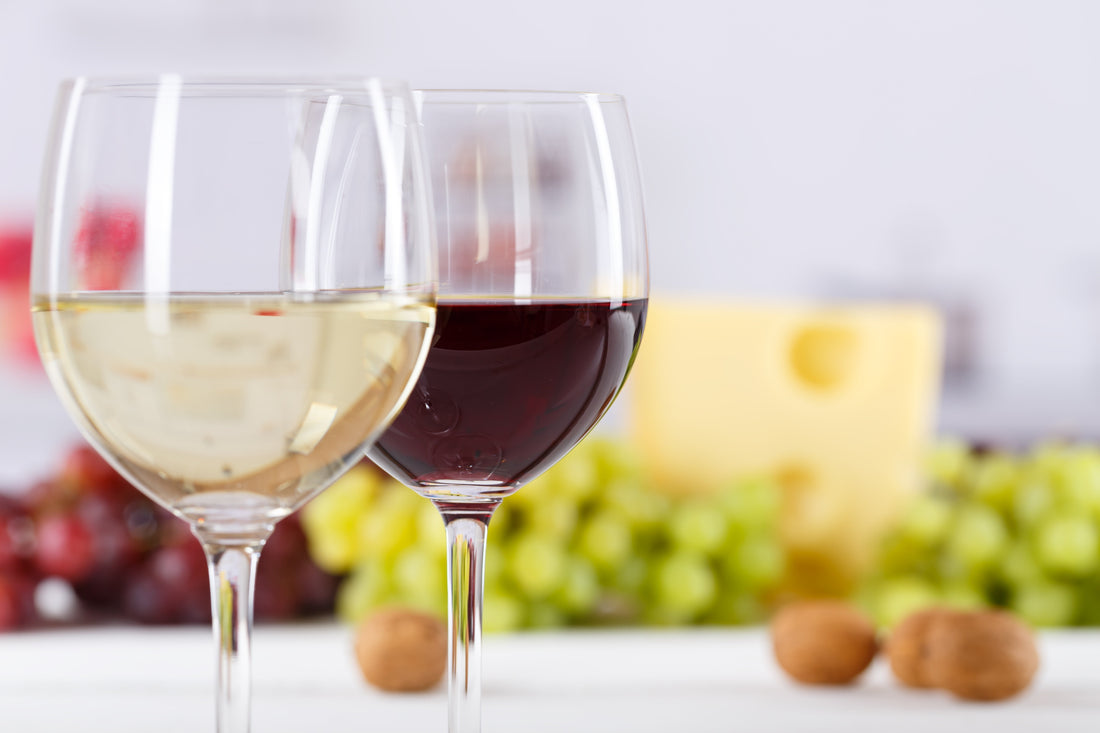 Copa de vino blanco y copa de vino tinto